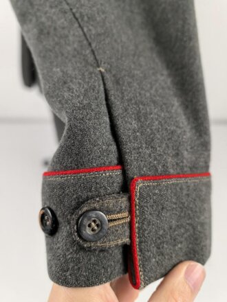 1. Weltkrieg Württemberg, feldgraue Feldbluse Modell 1910 für einen Offizierstellvertreter im Infanterie Regiment 122. Kammerstück in guten Zustand