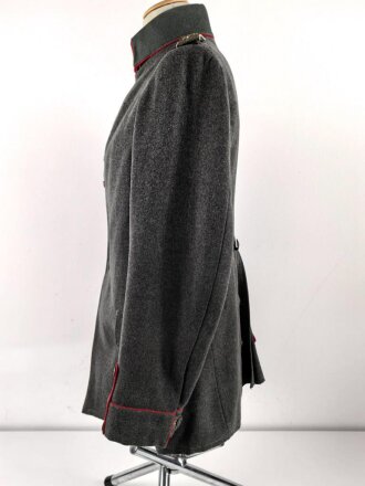 1. Weltkrieg Württemberg, feldgraue Feldbluse Modell 1910 für einen Offizierstellvertreter im Infanterie Regiment 122. Kammerstück in guten Zustand