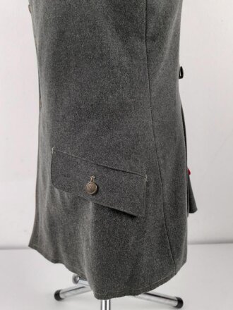 1. Weltkrieg Württemberg, feldgraue Feldbluse Modell 1910 für einen Offizierstellvertreter im Infanterie Regiment 122. Kammerstück in guten Zustand