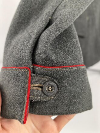1. Weltkrieg Württemberg, feldgraue Feldbluse Modell 1910 für einen Offizierstellvertreter im Infanterie Regiment 122. Kammerstück in guten Zustand