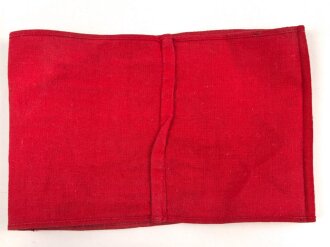 Armbinde für ein Braunhemd, Gewebtes Hakenkreuz, getragenes Stück