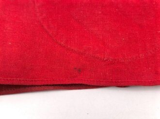 Armbinde für ein Braunhemd, Gewebtes Hakenkreuz, getragenes Stück