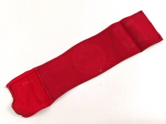 Armbinde für Angehörige von Parteiverbänden. Frühes, dreiteiliges Stück aus Filz, getragen, zeitgenössisch erweitert