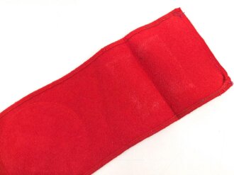 Armbinde für Angehörige von Parteiverbänden. Frühes, dreiteiliges Stück aus Filz, getragen, zeitgenössisch erweitert