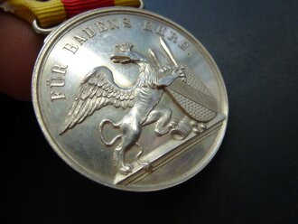 Baden ,  Silberne Karl Friedrich Militär-Verdienstmedaille "Kempf", Verliehen am 12.3.15 als Unteroffizier im Res. FAR 29