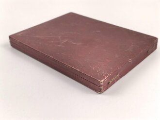 Plakette "Für Verdienste um die Kolonien" Ritter von Epp in bronze. Plakette in sehr gutem Zustand, in leicht bestossenem Etui. Maße des Etuis 14 x 18cm