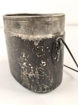 Unterteil für ein Kochgeschirr der Wehrmacht. Originallack.