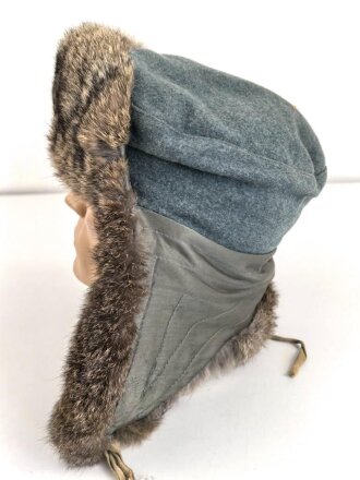 Winter Fellmütze für Angehörige der Polizei Feldeinheiten, Ungetragenes Stück, Kopfgrösse 56, datiert 1944