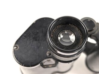 Dienstglas 10 x 50 Wehrmacht. Hersteller rln. Klare Durchsicht, Strichplatte deutlich. Guter Gesamtzustand
