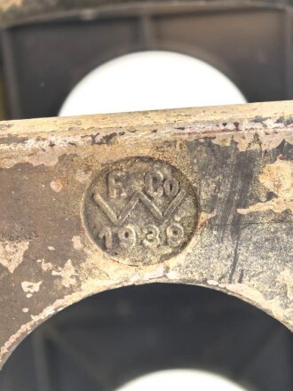 Packkasten für 2 Stück Tellerminen 35 Wehrmacht. Originallack, datiert 1939, die Verschlüsse müssen gangbar gemacht werden, sind aber grundsätzlich in Ordnung