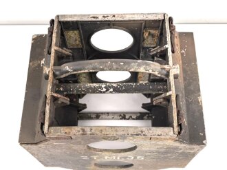 Packkasten für 2 Stück Tellerminen 35 Wehrmacht. Originallack, datiert 1939, die Verschlüsse müssen gangbar gemacht werden, sind aber grundsätzlich in Ordnung