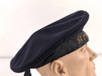 Kriegsmarine Tellermütze. Unvorschriftsmäßiges Stück, der Mützenkorpus fehlt, das Mützenband wurde unterfüttert und direkt an den Mützendeckel angenäht.