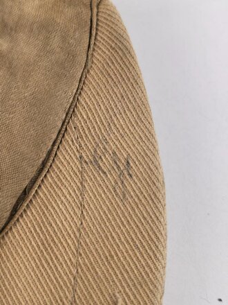 Tropenfeldmütze für Angehörige der Kriegsmarine. Französische Fertigung, getragenes Stück, der Adler entfernt