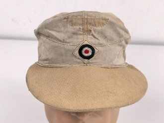 Tropenfeldmütze für Angehörige der Kriegsmarine. Französische Fertigung, getragenes Stück, der Adler entfernt
