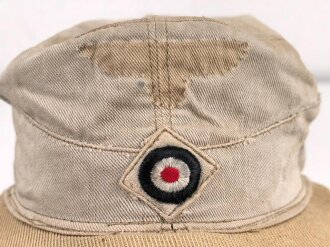Tropenfeldmütze für Angehörige der Kriegsmarine. Französische Fertigung, getragenes Stück, der Adler entfernt