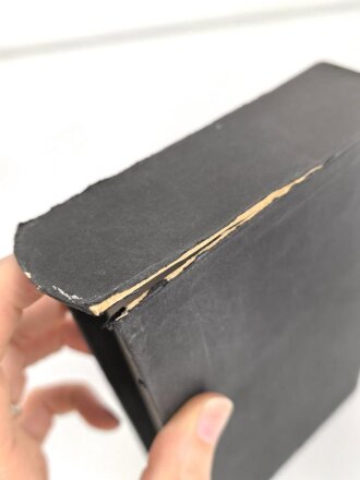 Schuber für eine Hochzeitsgabe / Kriegsausgabe von Mein Kampf. Leicht defekt