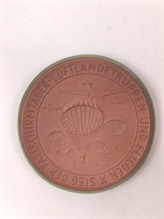 Erinnerungsmedaille " Einnahme von Kreta 1941"  Böttger Steinzeug 51mm