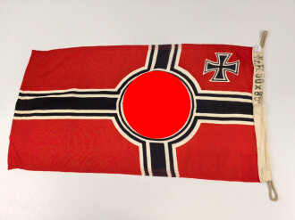 Kriegsmarine, Reichskriegsflagge in der kleinen Ausführung für U-Boote. Markiert " Kr. Fl. 50 x 85" . Guter Zustand