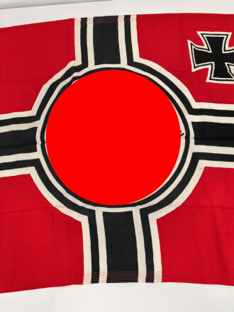Kriegsmarine, Reichskriegsflagge kleine Grösse . Markiert " Kr. Fl. 80 x 135" . Sehr guter Zustand