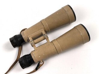 Doppelfernrohr DF 10 x 50. Hersteller Hensold Wetzlar. Klare Durchsicht, leicht gängig. Original lackiertes Stück in zugehörigem Behälter aus Ersatzmaterial