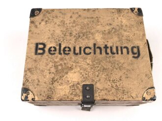 Kasten für Stirnlampe der Wehrmacht . Sehr guter Zustand, Originallack
