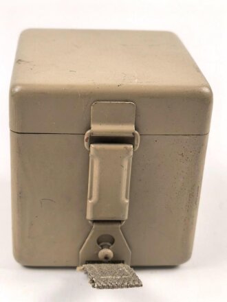 Batteriekasten ( Behälter für Stromquelle ) für diverse Optiken der Wehrmacht, Originallack