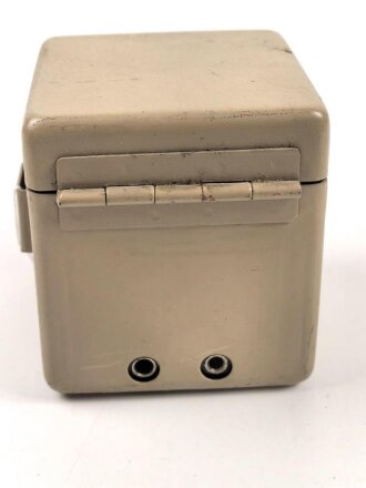 Batteriekasten ( Behälter für Stromquelle ) für diverse Optiken der Wehrmacht, Originallack