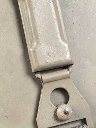 Batteriekasten ( Behälter für Stromquelle ) für diverse Optiken der Wehrmacht, Originallack