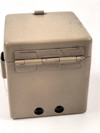 Batteriekasten ( Behälter für Stromquelle ) für diverse Optiken der Wehrmacht, Originallack