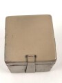 Batteriekasten ( Behälter für Stromquelle ) für diverse Optiken der Wehrmacht, Originallack