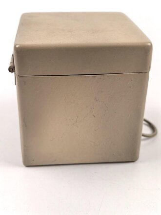 Batteriekasten ( Behälter für Stromquelle ) für diverse Optiken der Wehrmacht, Originallack