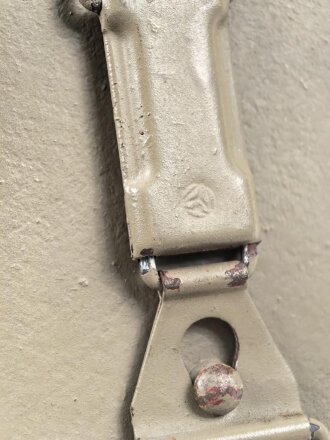 Batteriekasten ( Behälter für Stromquelle ) für diverse Optiken der Wehrmacht, Originallack