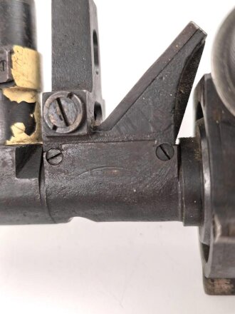 Rundblickfernrohr Flak Wehrmacht. Gute Optik, gängig, Originallack. Im Transportkasten, dieser ebenfalls original lackiert und ungereinigt.