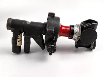 Rundblickfernrohr Flak Wehrmacht. Gute Optik, gängig, Originallack. Im Transportkasten, dieser ebenfalls original lackiert und ungereinigt.