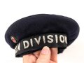 Kindermütze aus den 1930iger Jahren. Zu kurzes Mützenband "Matrosen Division" mit Nadeln fixiert