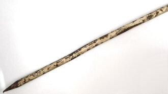 Kriegsmarine, Anwesenheitsstander für einen Admiral. Originallack, Maße 30 x 30cm, an insgesamt 190cm langem, massiven Metallstab. Ungereinigtes Stück