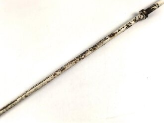 Kriegsmarine, Anwesenheitsstander für einen Admiral. Originallack, Maße 30 x 30cm, an insgesamt 190cm langem, massiven Metallstab. Ungereinigtes Stück