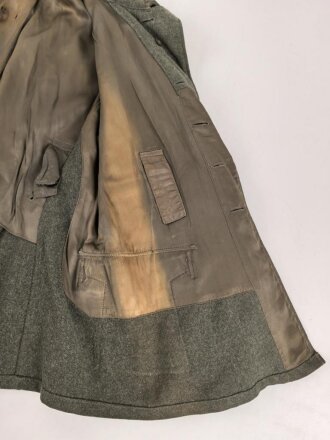 Heer, Feldbluse für Mannschaften Modell 1942,  getragenes Kammerstück in gutem Gesamtzustand, die Effekten neuzeitlich vernäht.