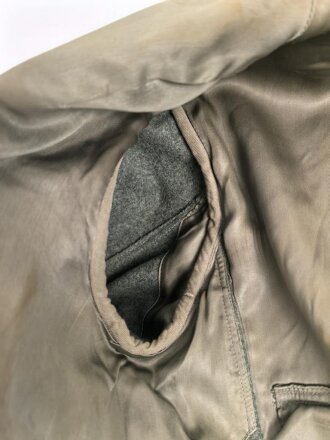Heer, Feldbluse für Mannschaften Modell 1942,  getragenes Kammerstück in gutem Gesamtzustand, die Effekten neuzeitlich vernäht.