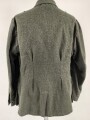 Heer, Feldbluse für Mannschaften Modell 1942,  getragenes Kammerstück in gutem Gesamtzustand, die Effekten neuzeitlich vernäht.