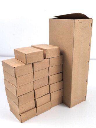 Pappkasten für 300 Schuss Munition 8x 57 ( für K98 ) . 20 Pappschachteln enthalten, alles zusammengehörig. OHNE Inhalt - Complete matching set for 300 K98 rounds, ONLY EMPTY BOXES