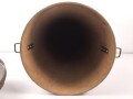 Transportbehälter für "Vorkartusche 2 Bruno N" Eisenbahngeschütz der Wehrmacht. Der Behälter aus Preßpappe im Originallack, Durchmesser 35cm, Höhe 84cm