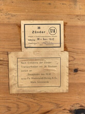 Luftwaffe, Transportkasten für " 36 Zünder 17A" Bombenzünder, in Zündertransportbüchsen verpackt. Gebrauchtes Stück, ungereinigt