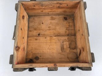 Luftwaffe, Transportkasten für " 36 Zünder 17A" Bombenzünder, in Zündertransportbüchsen verpackt. Gebrauchtes Stück, ungereinigt