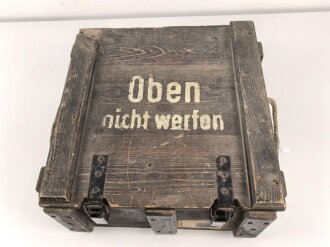 Luftwaffe, Transportkasten für " 36 Zünder 17A" Bombenzünder, in Zündertransportbüchsen verpackt. Gebrauchtes Stück, ungereinigt