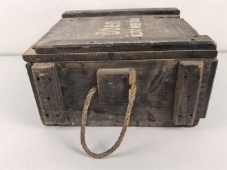 Luftwaffe, Transportkasten für " 36 Zünder 17A" Bombenzünder, in Zündertransportbüchsen verpackt. Gebrauchtes Stück, ungereinigt