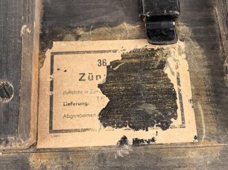 Luftwaffe, Transportkasten für " 36 Zünder 17A" Bombenzünder, in Zündertransportbüchsen verpackt. Gebrauchtes Stück, ungereinigt