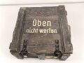 Luftwaffe, Transportkasten für " 36 Zünder 17A" Bombenzünder, in Zündertransportbüchsen verpackt. Gebrauchtes Stück, ungereinigt