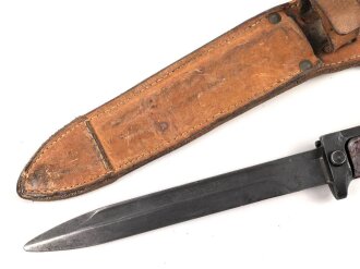 Tschechoslowakei, Bajonett Bodak VZ 1958 in Lederscheide. Gebraucht