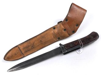 Tschechoslowakei, Bajonett Bodak VZ 1958 in Lederscheide. Gebraucht